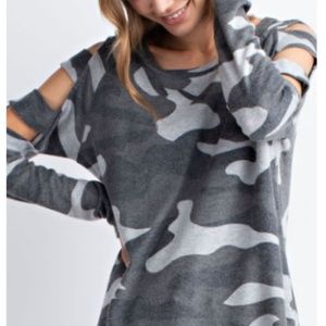 Camo Cut Sleeve Top